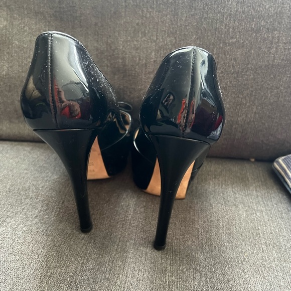 Fendi Black Patent Leather Deco Peep Toe Bow Platform Pumps - Picture 5 of 8